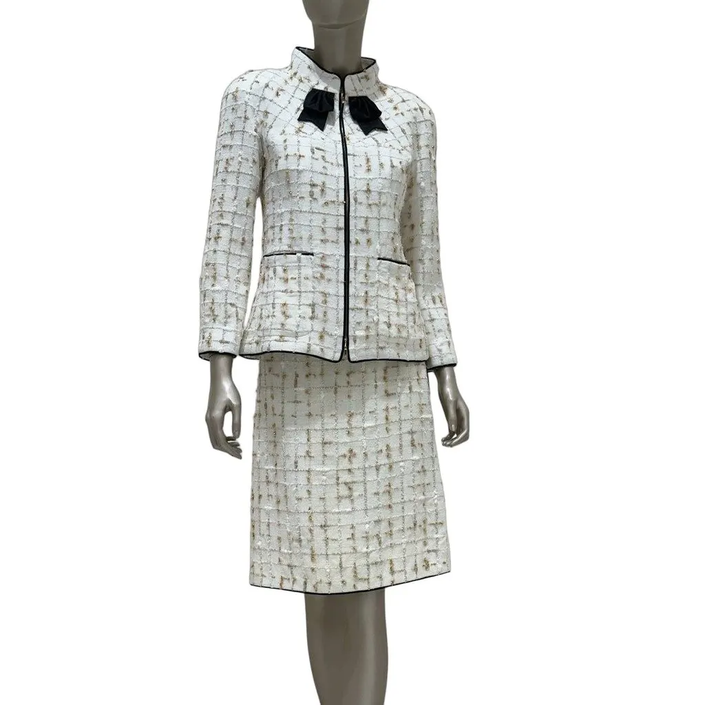 Chanel 2019P White Tweed Jacket Skirt Suit Black Bow Trim Size 38 Pre-owned Black Tweed Good - Front View