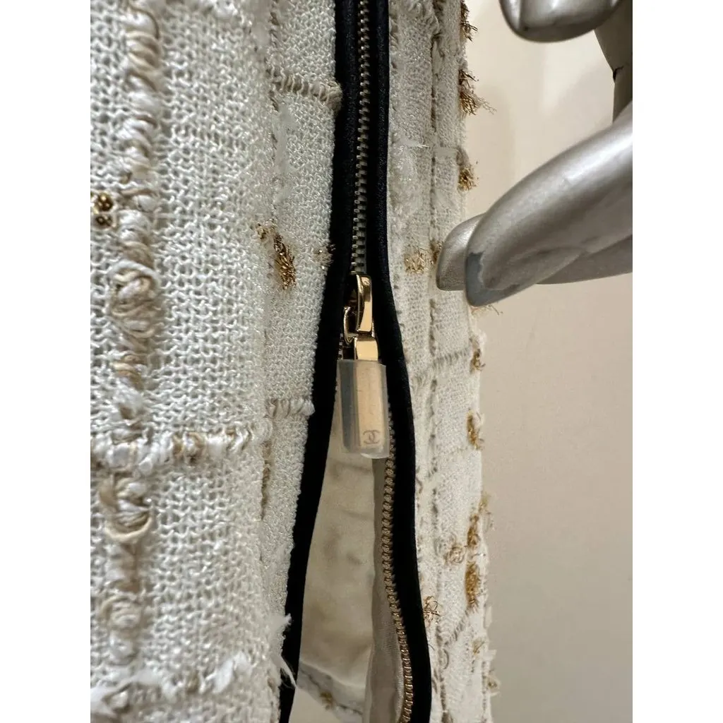 Chanel 2019P White Tweed Jacket Skirt Suit Black Bow Trim Size 38 Pre-owned Black Tweed Good - Box View