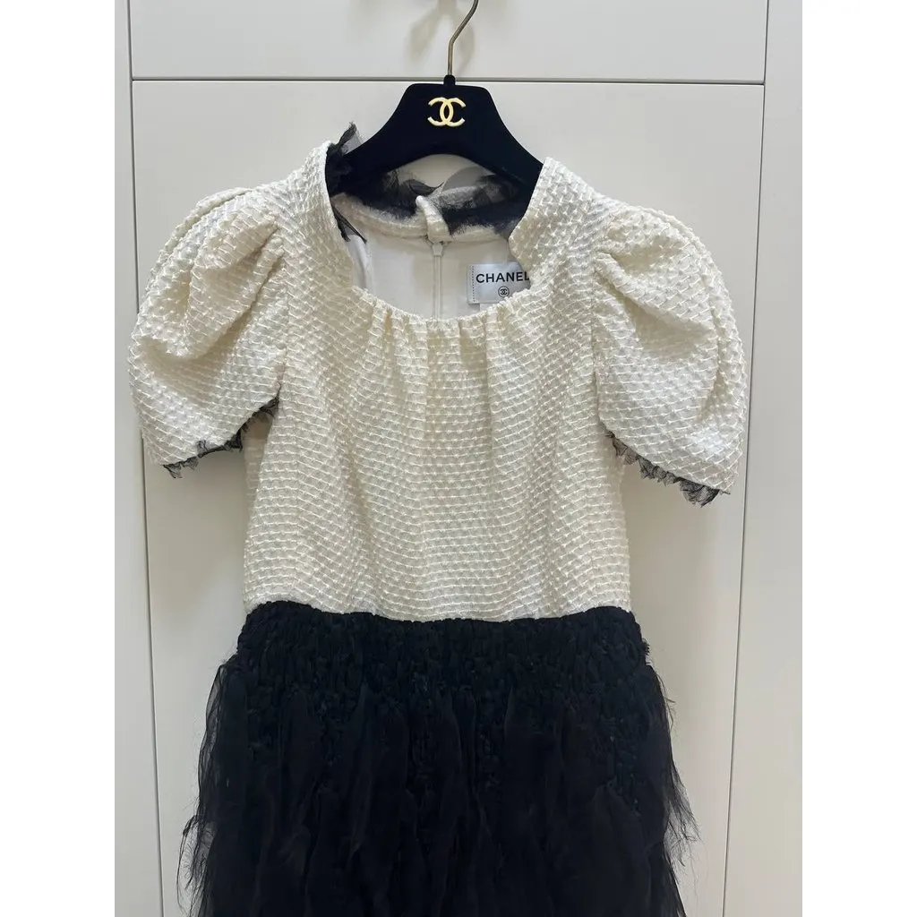 Chanel Stunning Chanel 11A Black & Ivory Feather Maxi Dress Sz.38 Pre-owned White Lace Good - Inside View