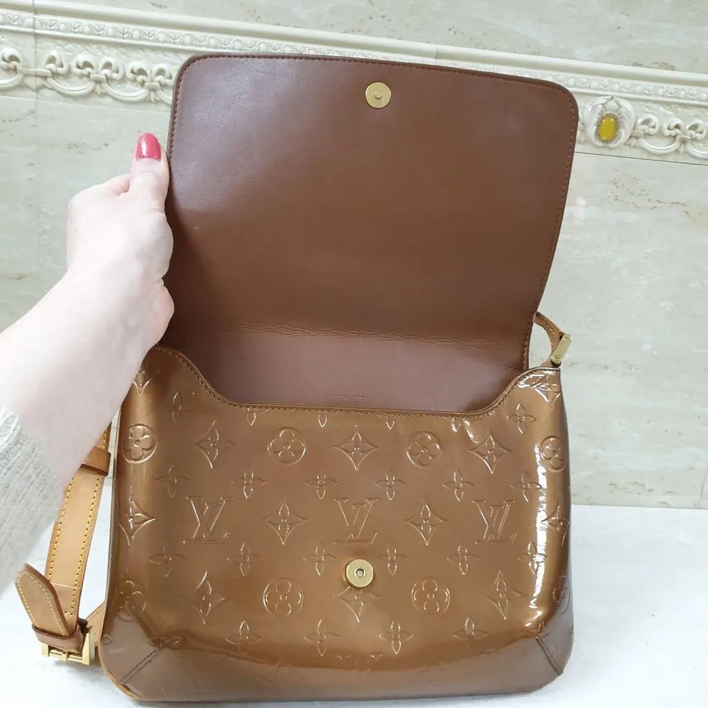 Louis Vuitton Louis Vuitton Brown Vernis Thompson Street Shoulder Bag Pre-Owned Brown Leather Good - Model View