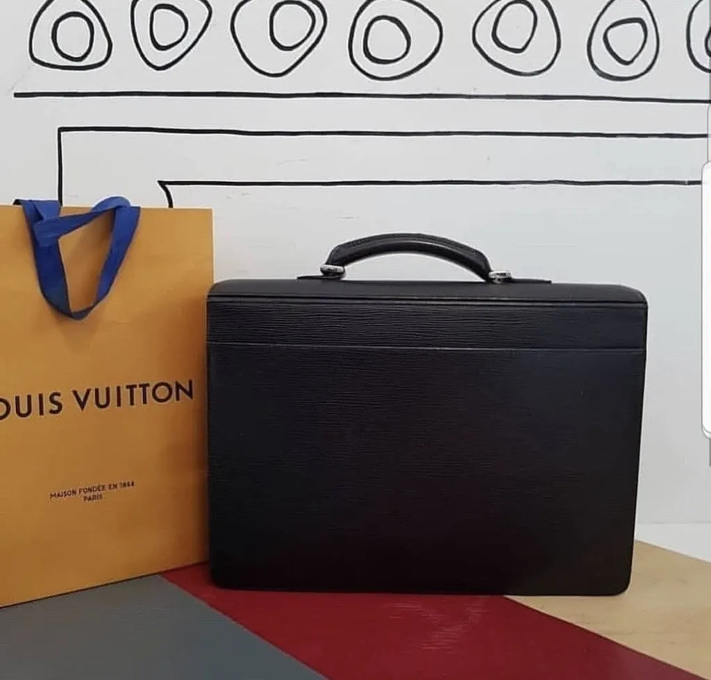 Louis Vuitton Men Epi Leather Messenger Bag Pre-Owned Black Leather Good - Back View