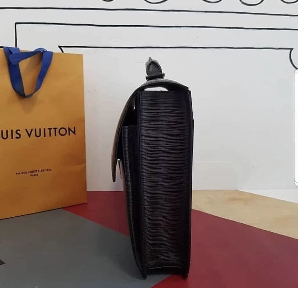 Louis Vuitton Men Epi Leather Messenger Bag Pre-Owned Black Leather Good - Inside View