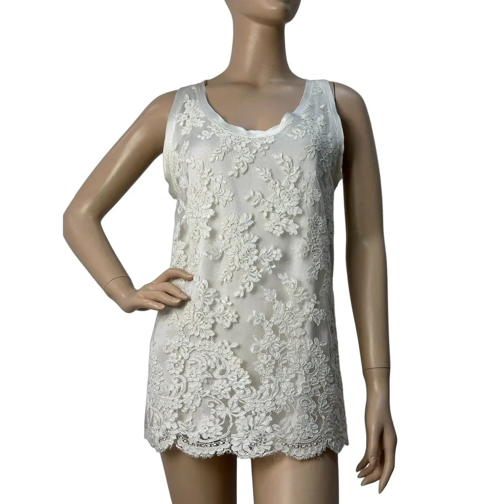 Unsigned Lace Embroidered Top Sz.M Pre-owned Red Lace Good - Front View