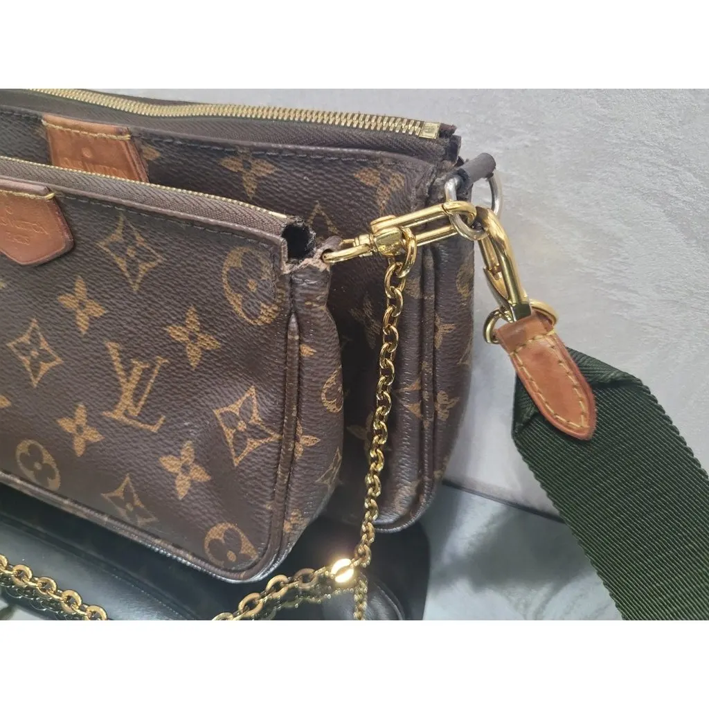 Louis Vuitton Multi Pochette Accessoires Crossbody Bag pre-owned Brown Good - Model View