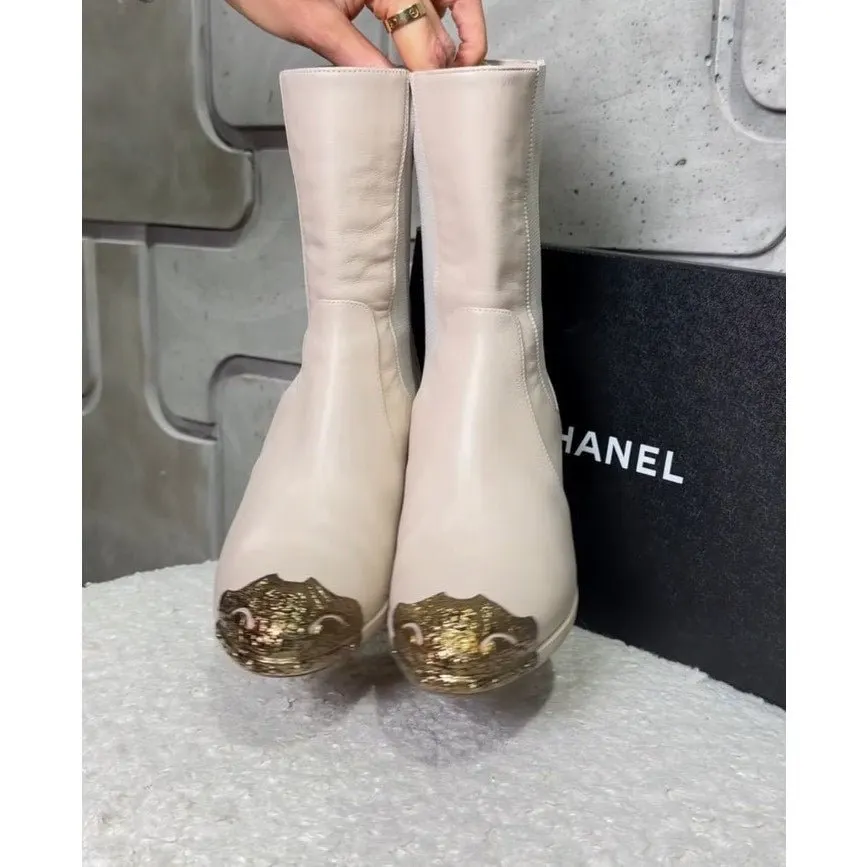 Chanel Paris-Dallas Beige Leather Ankle Boots - Size 37 Pre-owned Beige Leather Good - Inside View