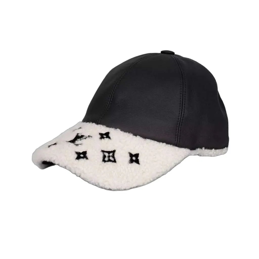 Louis Vuitton Lambskin Cap and Glove Set Black Leather Very good - Front View