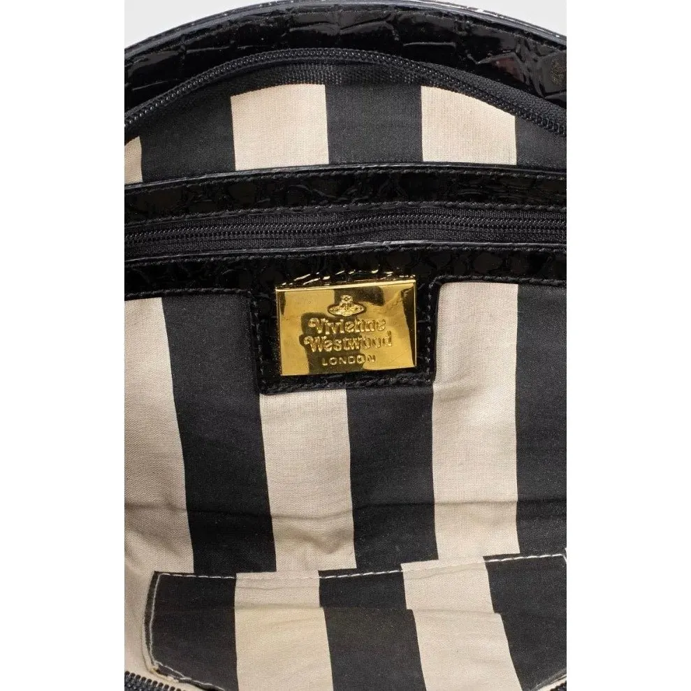 Vivienne Westwood Black Leather Strap Clutch Bag Pre-owned Black Leather Good - Model View