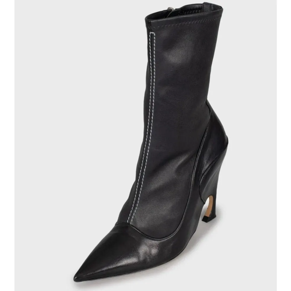 Dior Christian Dior Black Leather Pointed Ankle Boots - EU 39.5 Pre-owned Black Leather Good - Inside View