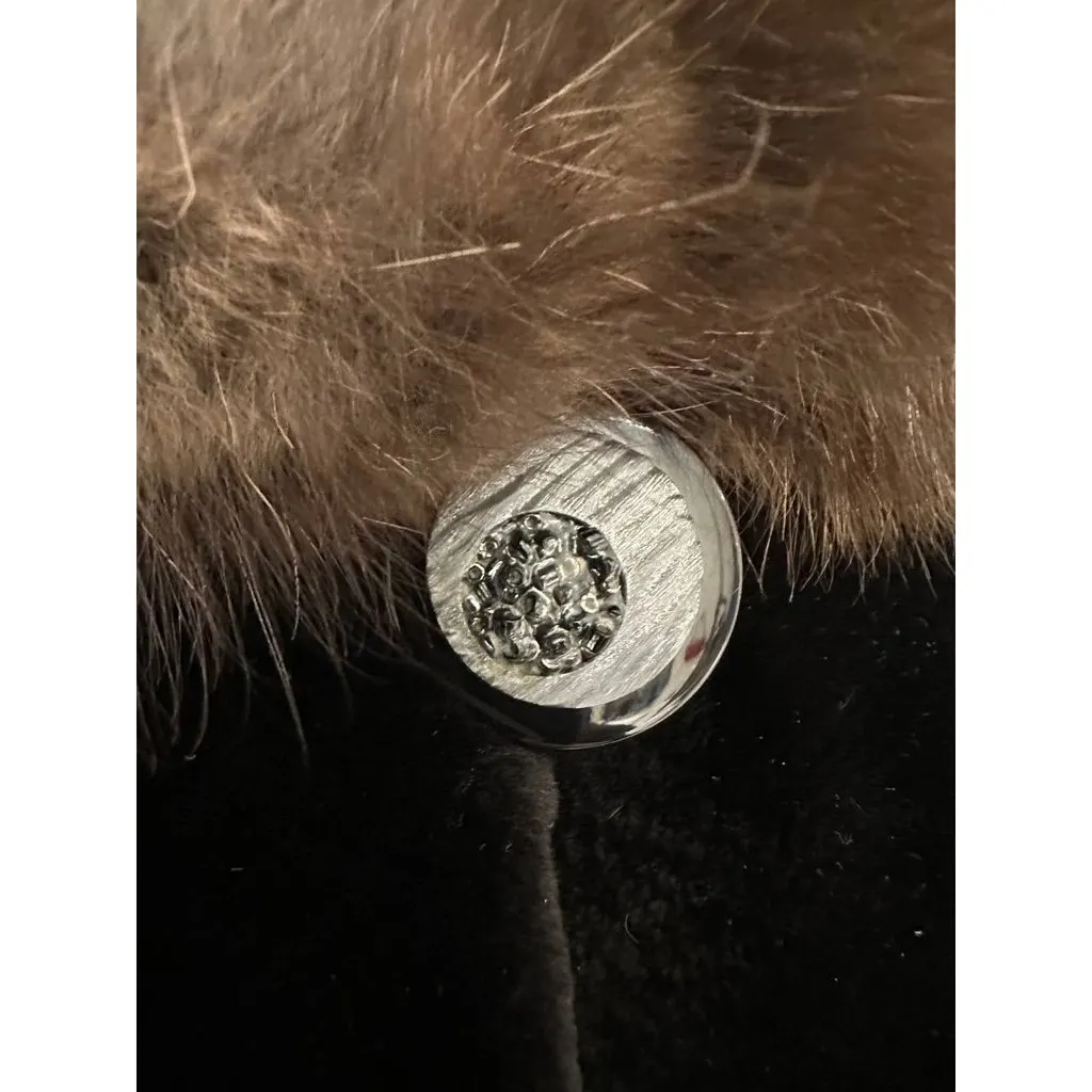 Unsigned Diamond Faux Furs Luxury Italian Platinum Coat - Size L Pre-owned Red Good - Model View