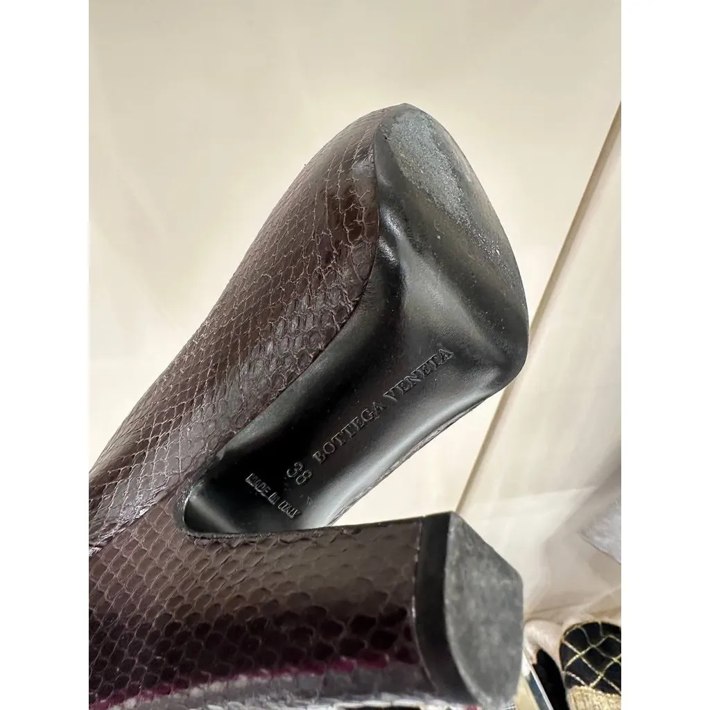 Bottega Veneta Brown Python Leather Round Toe Pumps Size 38 pre-owned Brown Leather Good - Box View