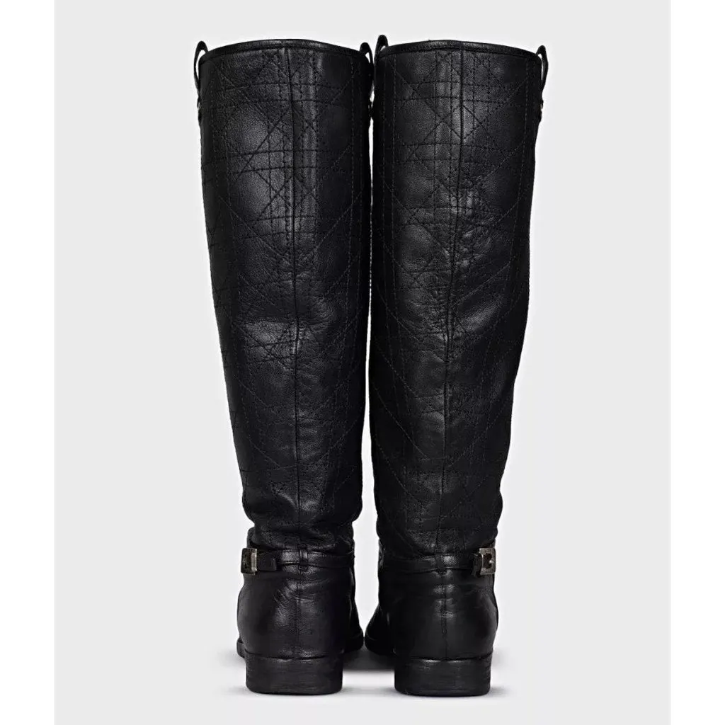 Dior Chic Christian Dior Quilted Flat Boots - Black Leather EU 37.5 pre-owned Black Leather Good - Model View