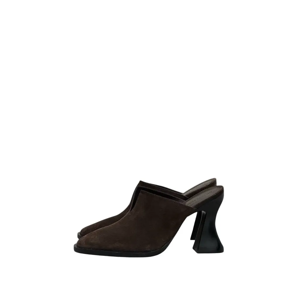 Bottega Veneta NWOB Bottega Veneta Cha-Cha Brown Suede Mules  Sz 39 pre-owned Brown Suede Never worn - Front View