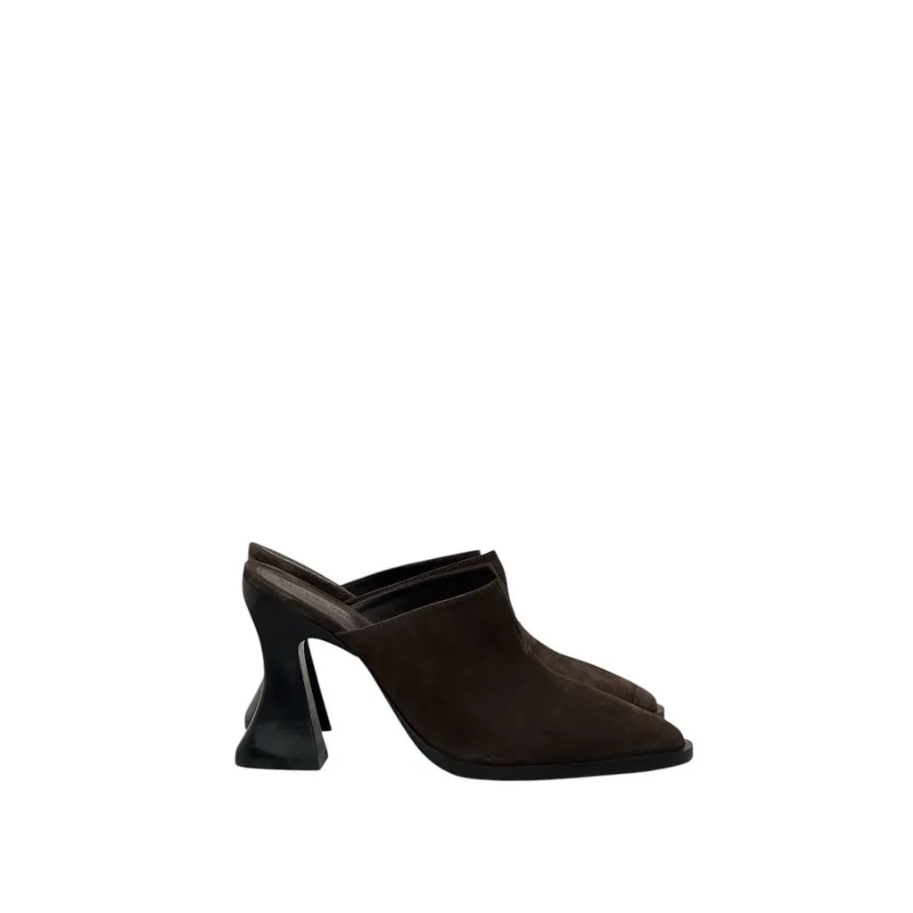Bottega Veneta NWOB Bottega Veneta Cha-Cha Brown Suede Mules  Sz 39 pre-owned Brown Suede Never worn - Back View