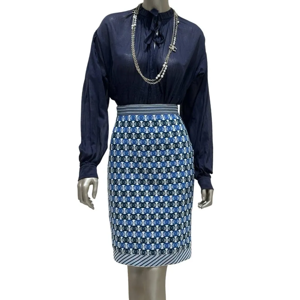 Chanel 2019 Pre-Spring Blue & White CC Logo Knee Skirt Sz 40 pre-owned White Good - Back View