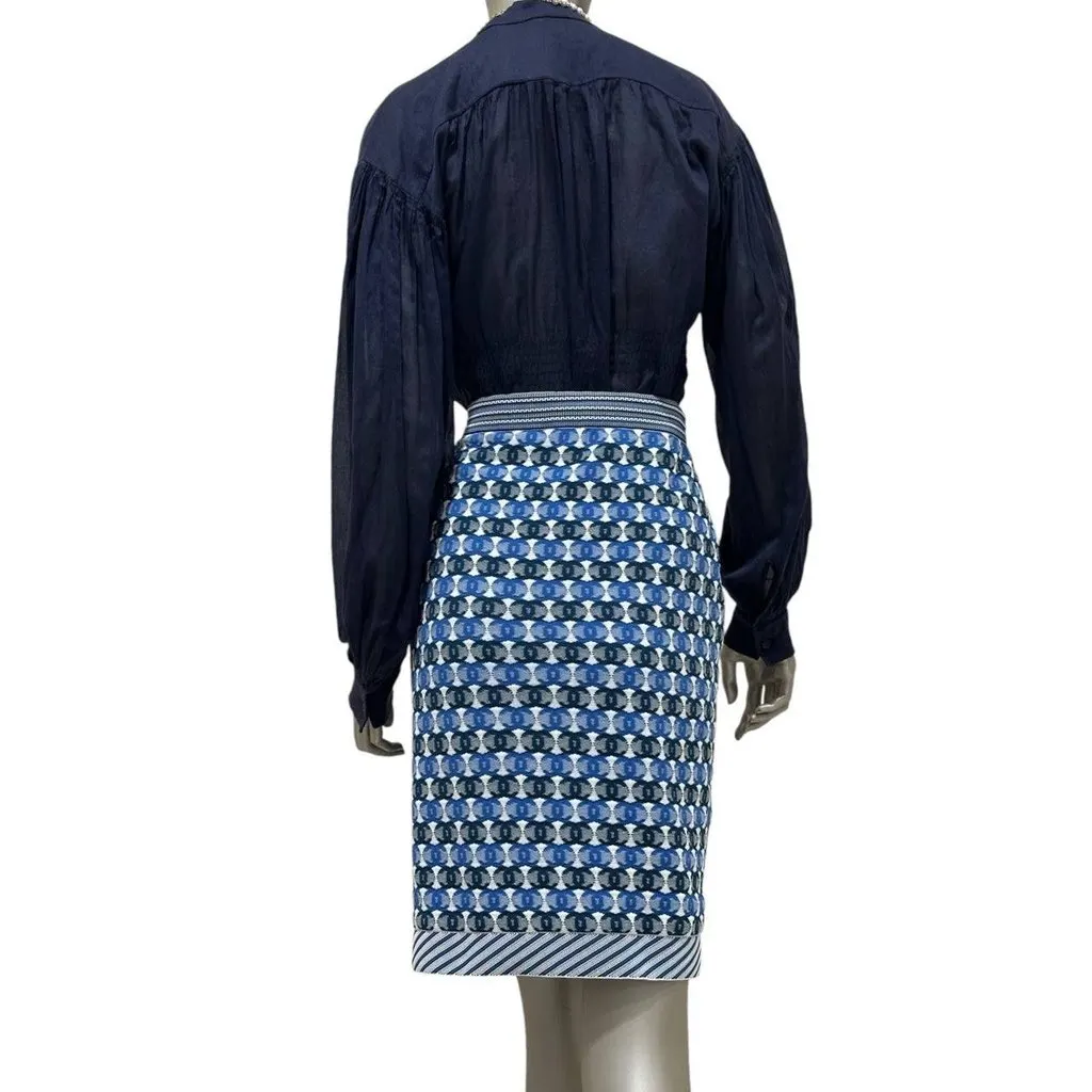 Chanel 2019 Pre-Spring Blue & White CC Logo Knee Skirt Sz 40 pre-owned White Good - Inside View