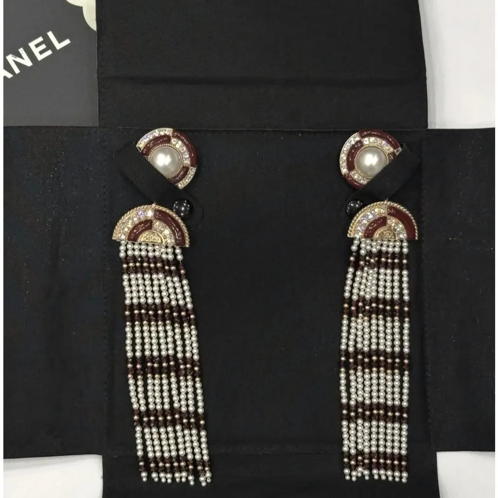 Chanel NWOT Chanel Pre-Fall 2019 Pearl Drop Earrings Pre-owned Grey Metal Good - Inside View