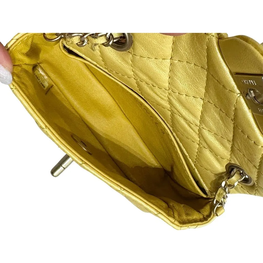 Chanel Iridescent Yellow Lambskin Extra Mini Jewel Flap Bag Pre-owned Yellow Leather Good - Box View