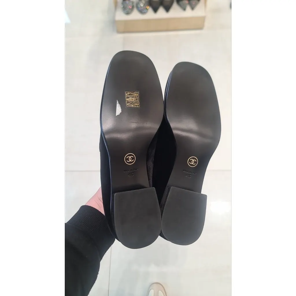 Chanel NWOB Chanel Black Suede Loafers Sz.41 pre-owned Black Suede Never worn - Box View