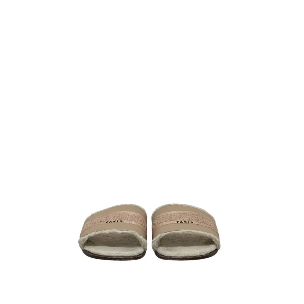Dior Christian Dior Dway Beige Suede Shearling Flat Sandals 37 pre-owned Beige Suede Good - Model View