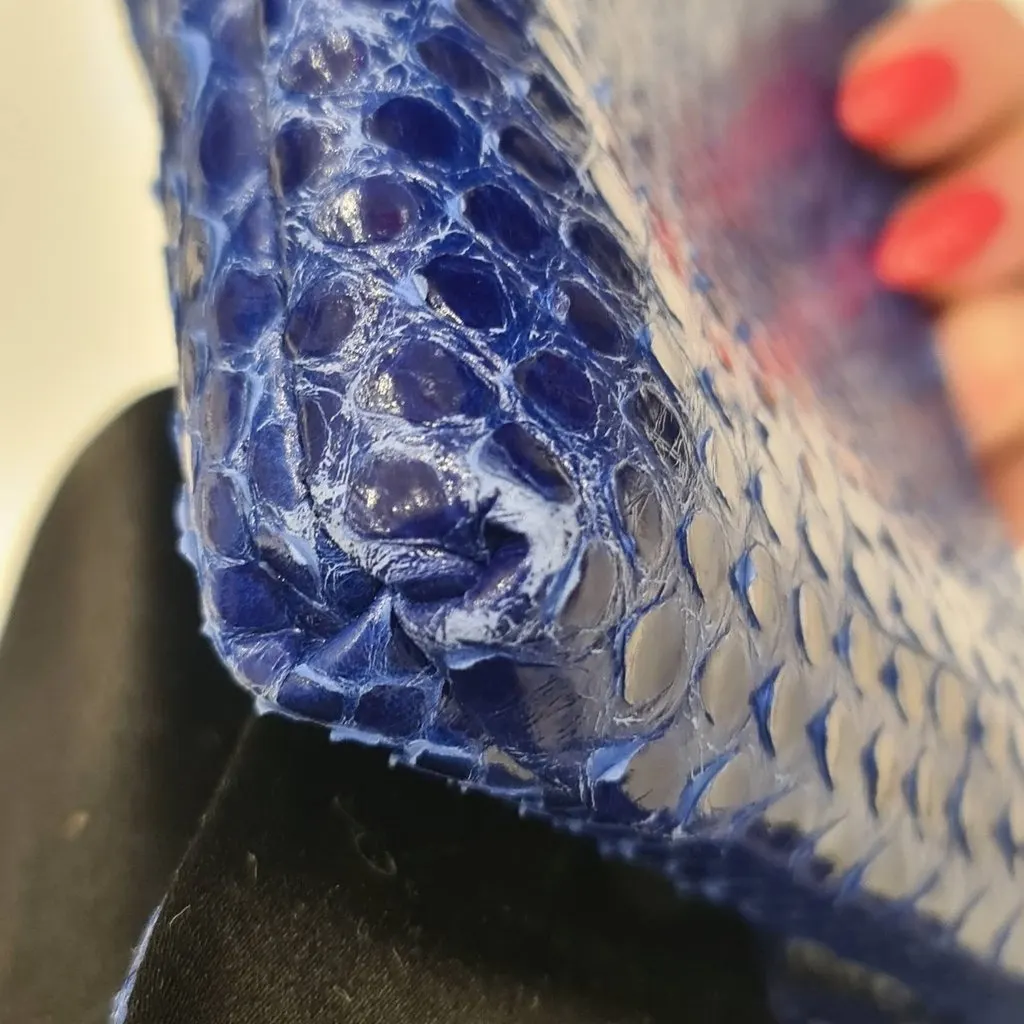 Valentino Valentino Garavani Blue Snakeskin Print Lambskin Clutch Bow Bag pre-owned Blue Leather Good - Box View