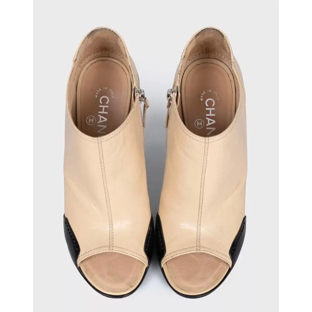 Chanel Beige Leather Open-Toe Ankle Booties - Size 40.5 pre-owned Beige Leather Good - Back View