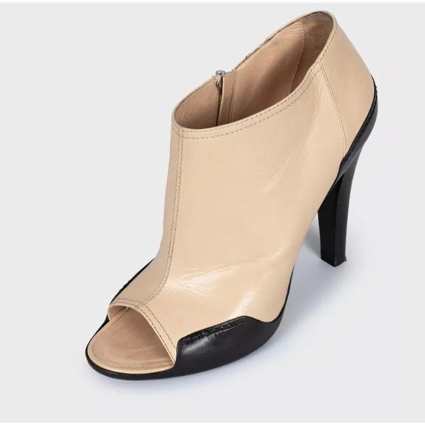 Chanel Beige Leather Open-Toe Ankle Booties - Size 40.5 pre-owned Beige Leather Good - Inside View