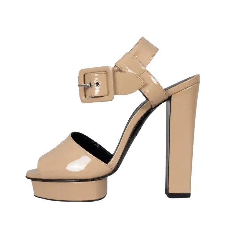 Hermès Hermès Beige Patent Leather Sandals Sz.37.5 pre-owned Beige Leather Good - Front View