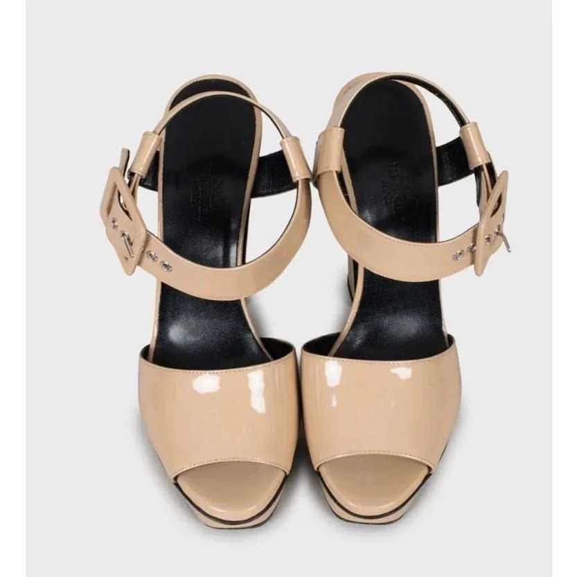 Hermès Hermès Beige Patent Leather Sandals Sz.37.5 pre-owned Beige Leather Good - Back View