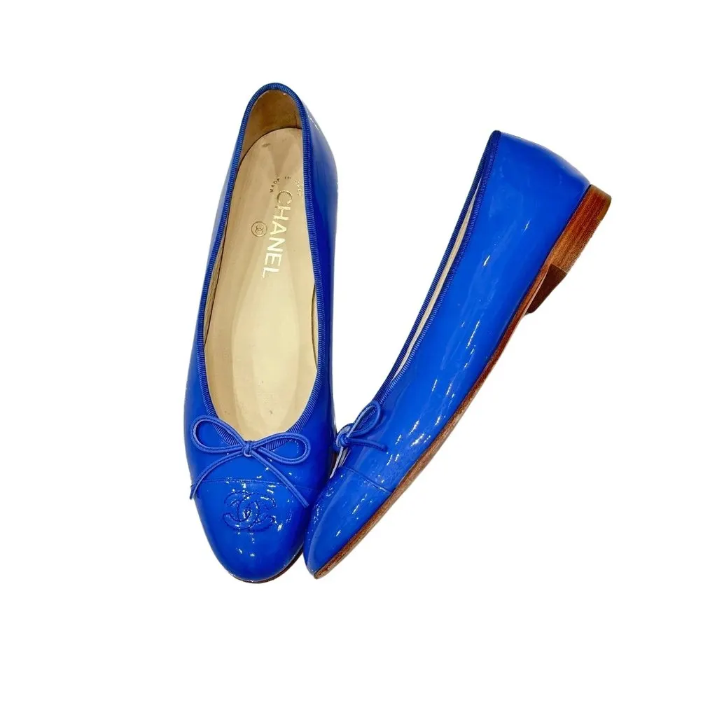 Chanel Blue Patent Leather CC Bow Ballet Flats Sz.41 pre-owned Blue Leather Good - Front View