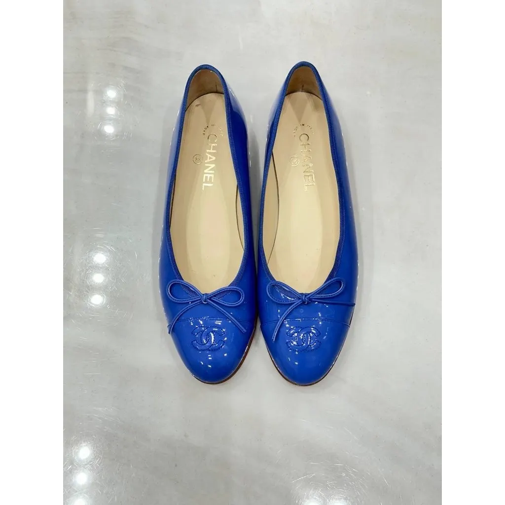 Chanel Blue Patent Leather CC Bow Ballet Flats Sz.41 pre-owned Blue Leather Good - Back View