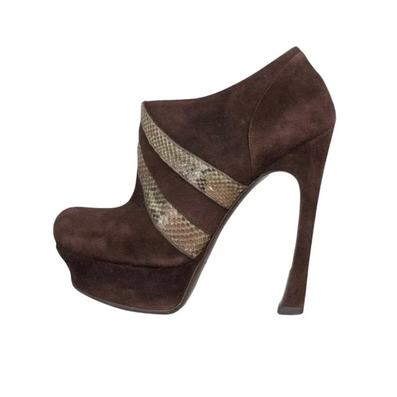 Saint Laurent Brown Suede Ankle Boots - Sz 38.5 pre-owned Brown Suede Good - Front View