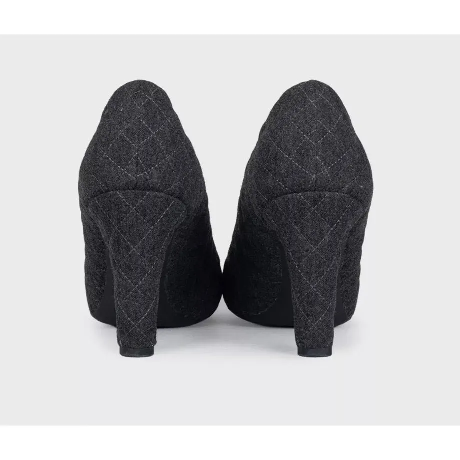 Chanel Gray Textile Rose Pumps Sz 38 pre-owned Grey Leather Good - Model View