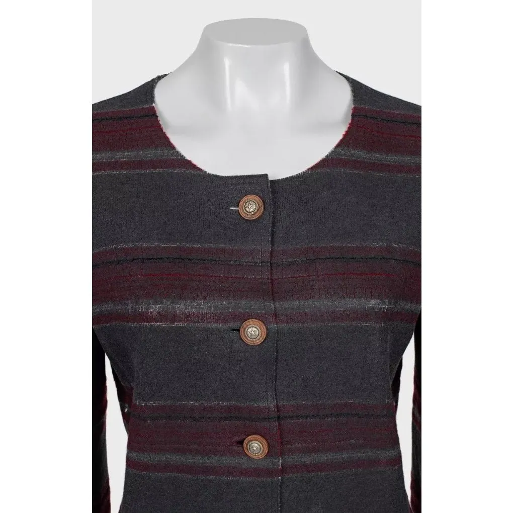 Chanel NWOT Chanel Dallas Cashmere Collarless Jacket - EU 44/3XL pre-owned Grey Wool Never worn - Model View