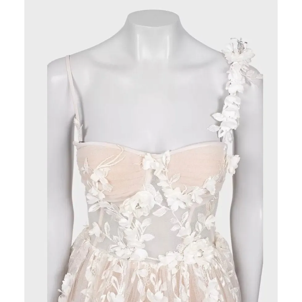 Unsigned Dell'Amore Zemfira Wedding Gown - Size S pre-owned Beige Good - Model View