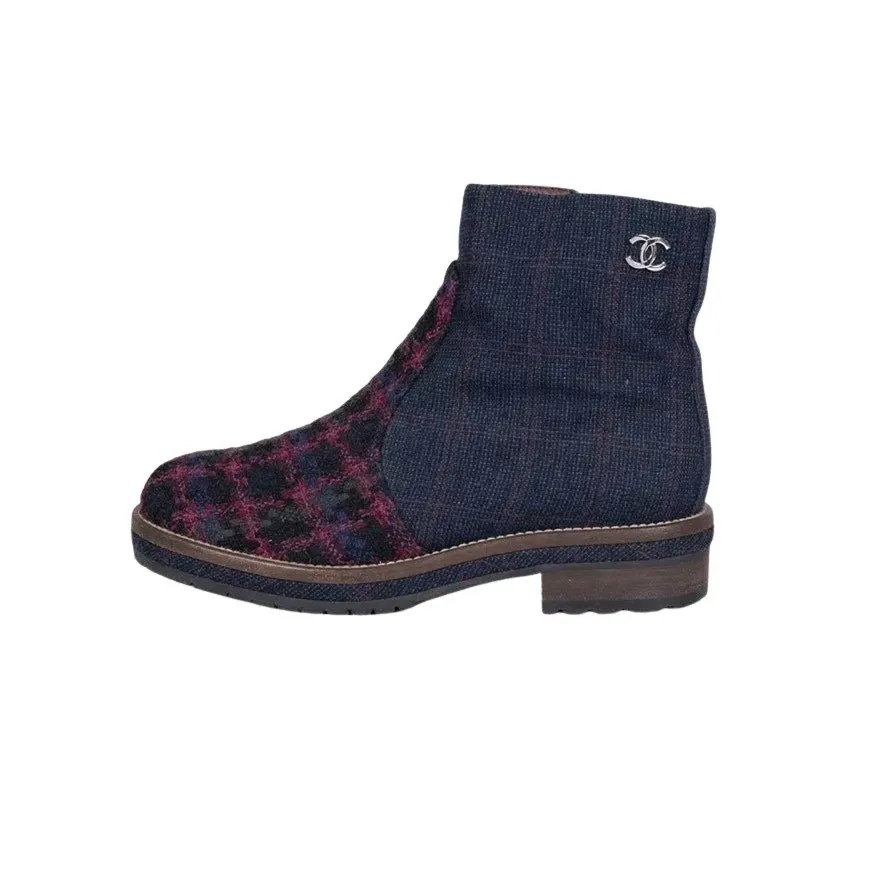 Chanel Blue Textile Logo Zip Ankle Boots Size 38.5 pre-owned Blue Leather Good - Front View