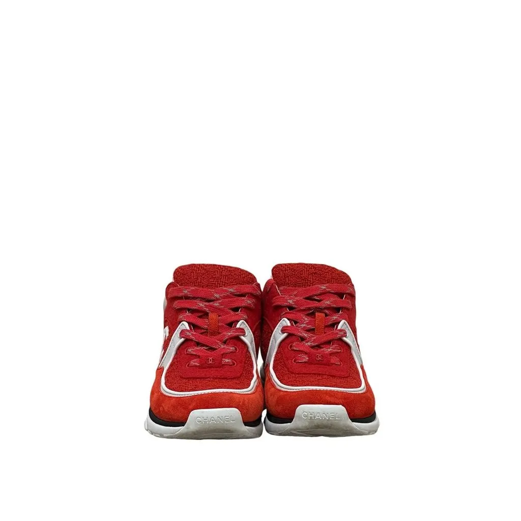 Chanel Chanel CC Logo Red Suede & Tweed Sneakers Size 39.5 Pre-owned Red Suede Good - Back View
