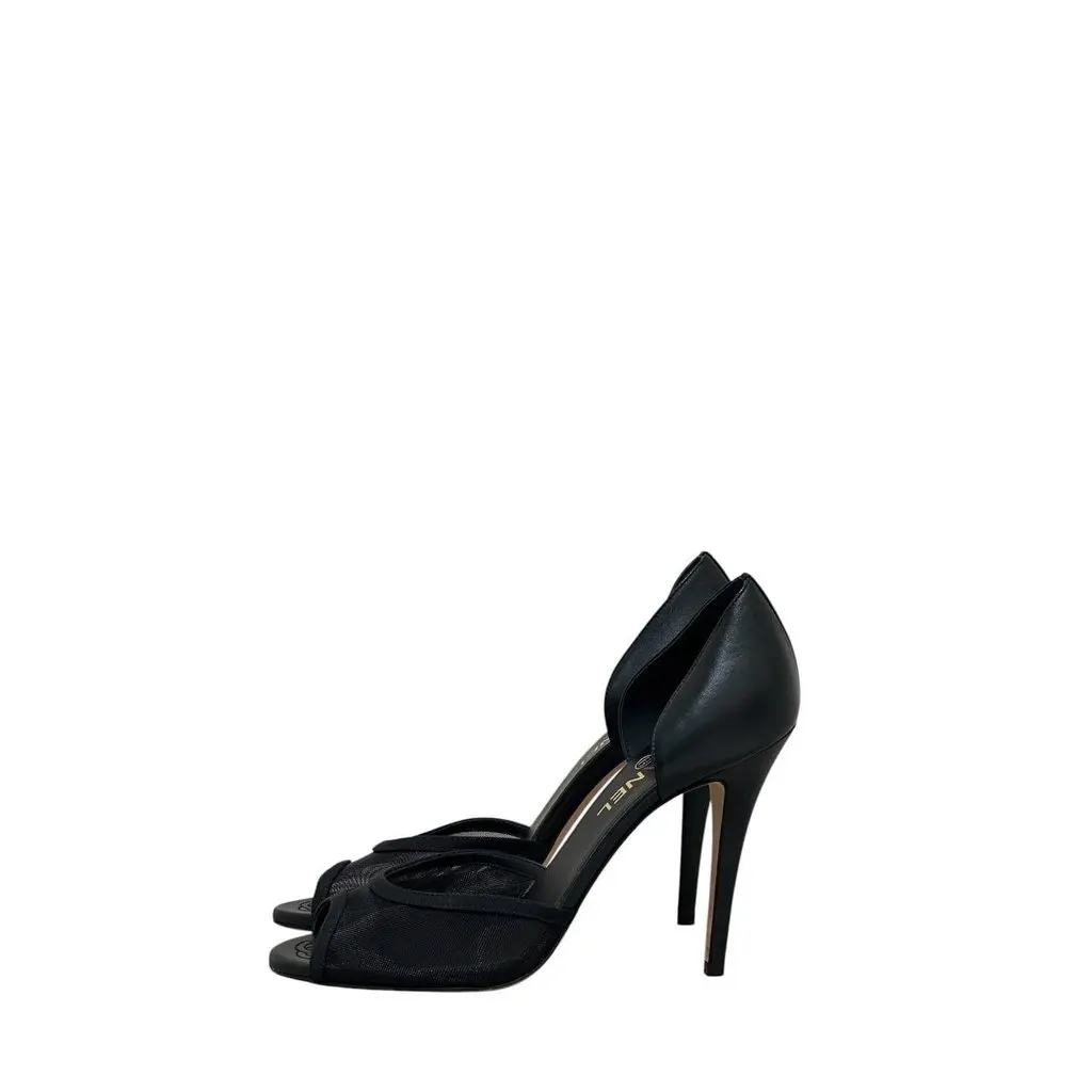 Chanel Black Canvas & Leather D'Orsay Pumps Sz. 40 pre-owned Black Canvas Good - Front View