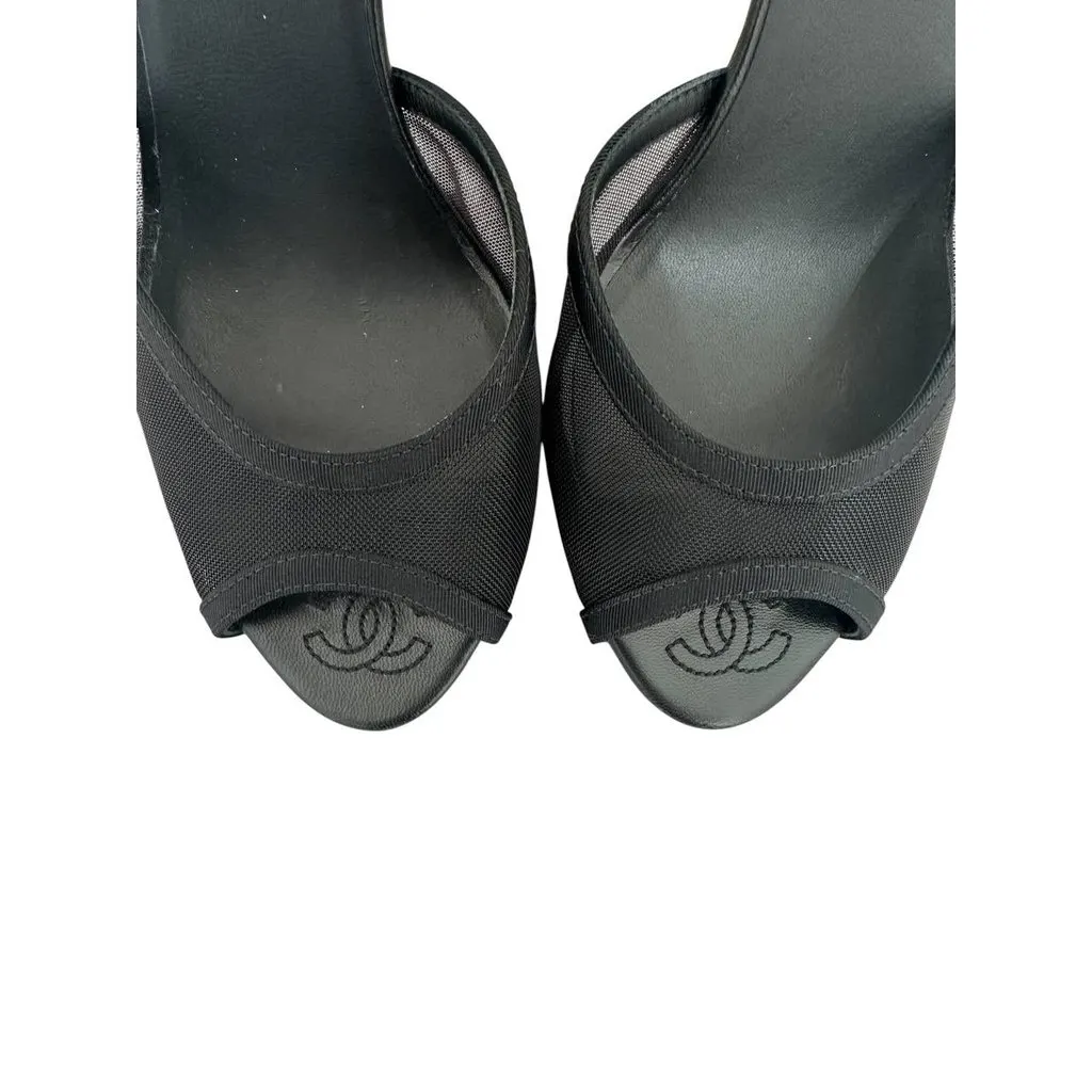 Chanel Black Canvas & Leather D'Orsay Pumps Sz. 40 pre-owned Black Canvas Good - Box View