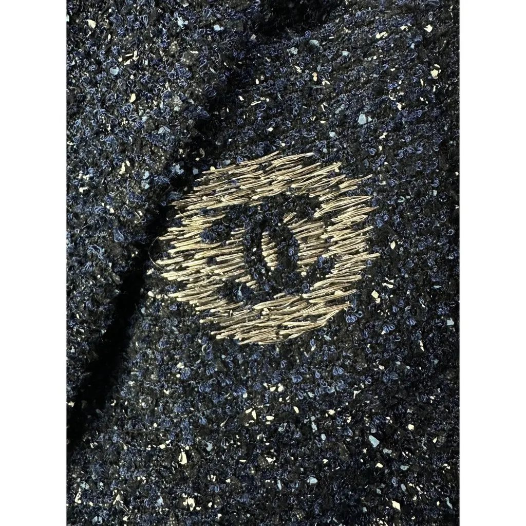 Chanel 2012 Navy Blue Tweed Jacket, Sz.38Pre-owned Navy Tweed Good - Box View