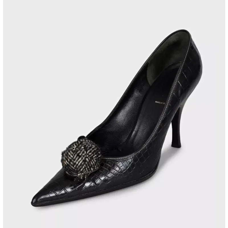 Prada Black Leather Pointed-Toe Pumps, Size 40.5 Pre-owned Black Leather Good - Inside View