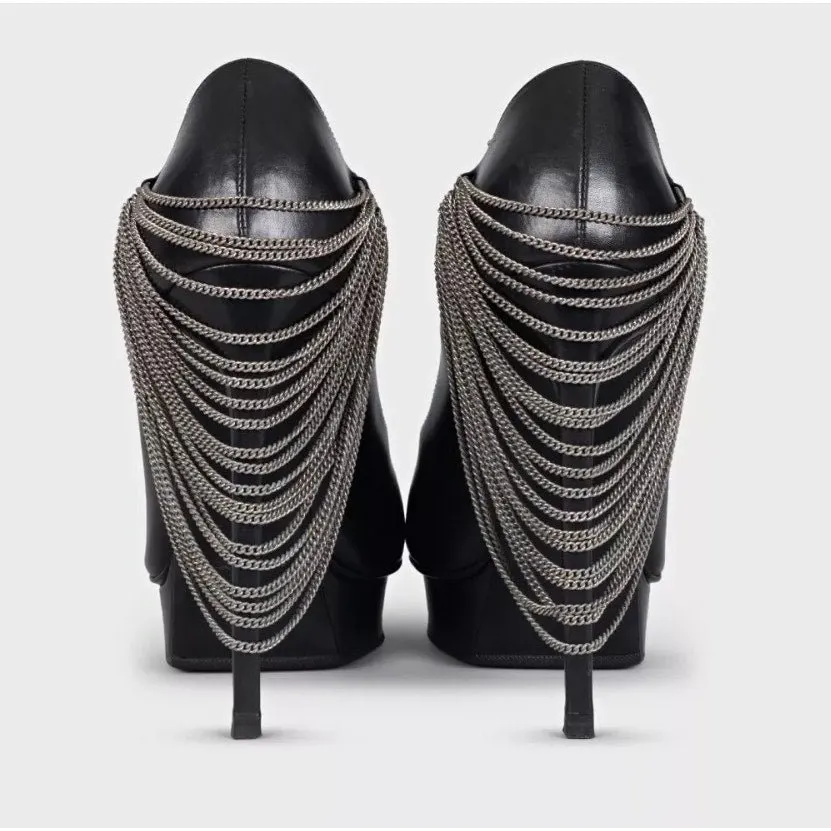 Saint Laurent Chain-Detail Black Leather Heels Sz.37 Pre-owned Black Leather Good - Model View