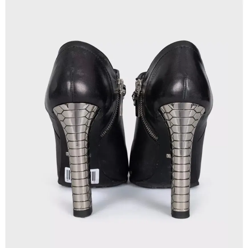 Roberto Cavalli Black Leather Ankle Boots sz.40 pre-owned Black Leather Good - Model View