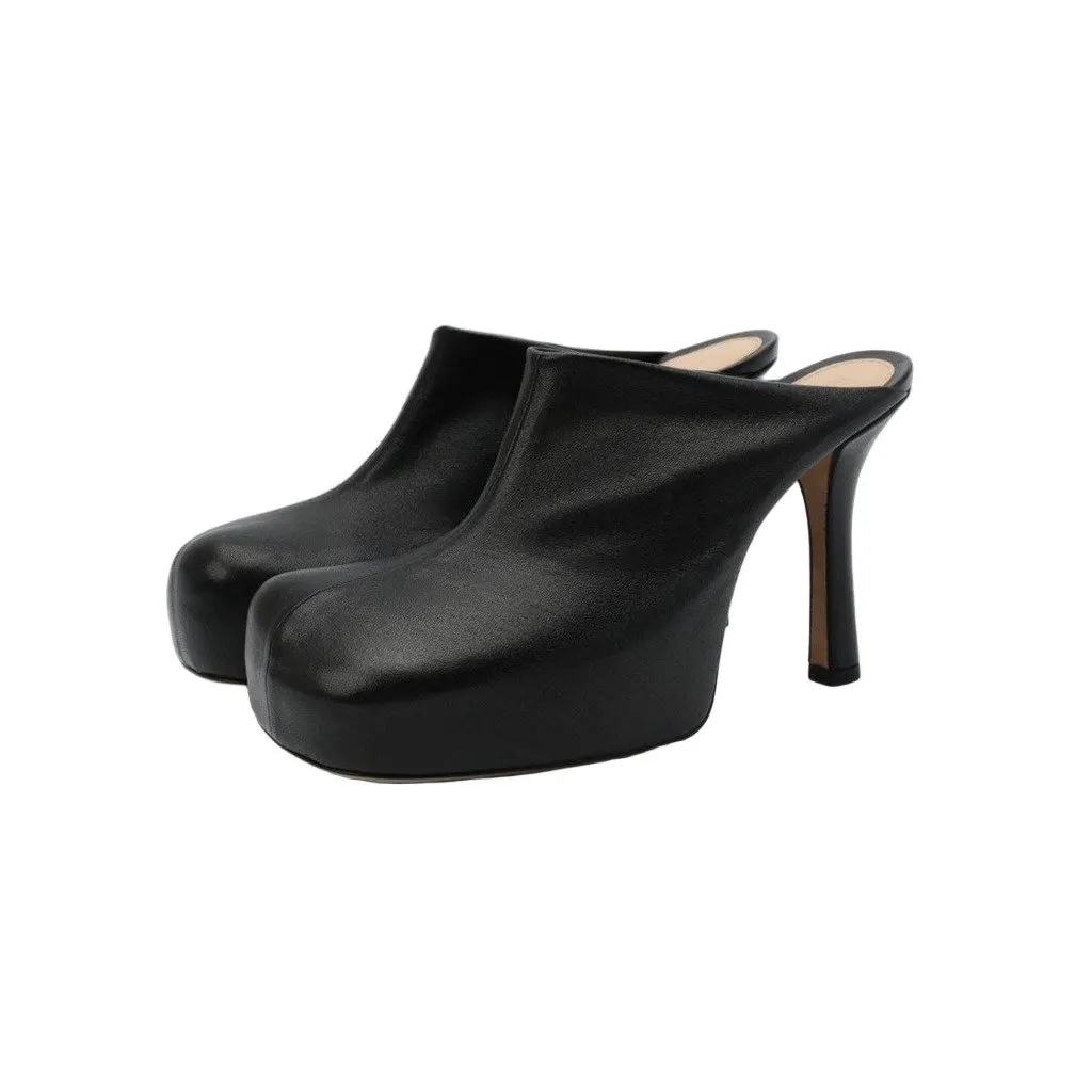 Bottega Veneta Black Leather Square Toe Platform Mules Sz.39,5 pre-owned Black Leather Good - Front View