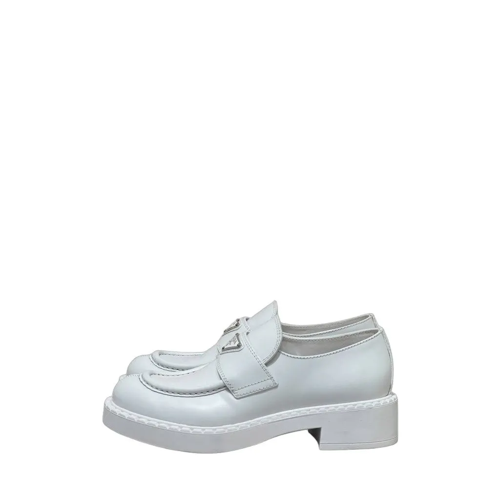 Prada Prada White Leather Platform Oxfords - Women's Size 38.5 pre-owned White Leather Good - Front View