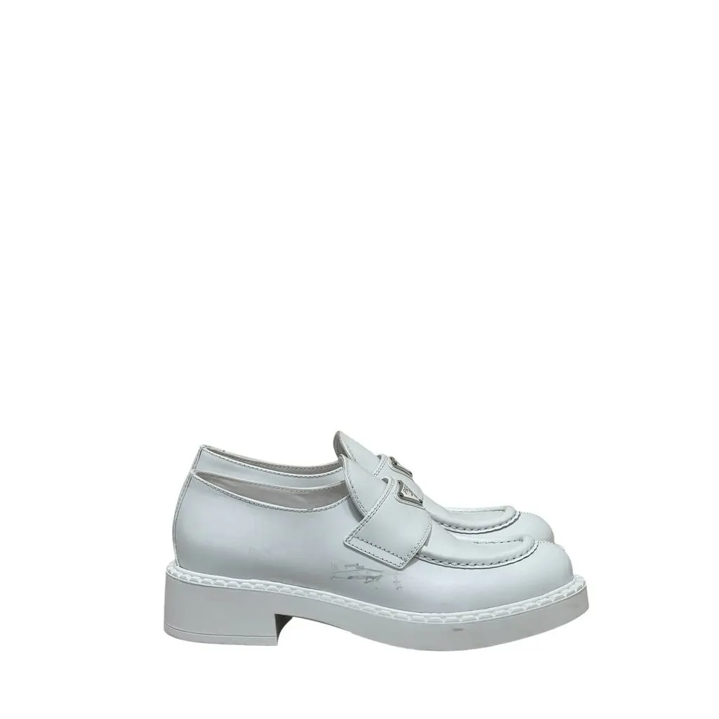 Prada Prada White Leather Platform Oxfords - Women's Size 38.5 pre-owned White Leather Good - Back View
