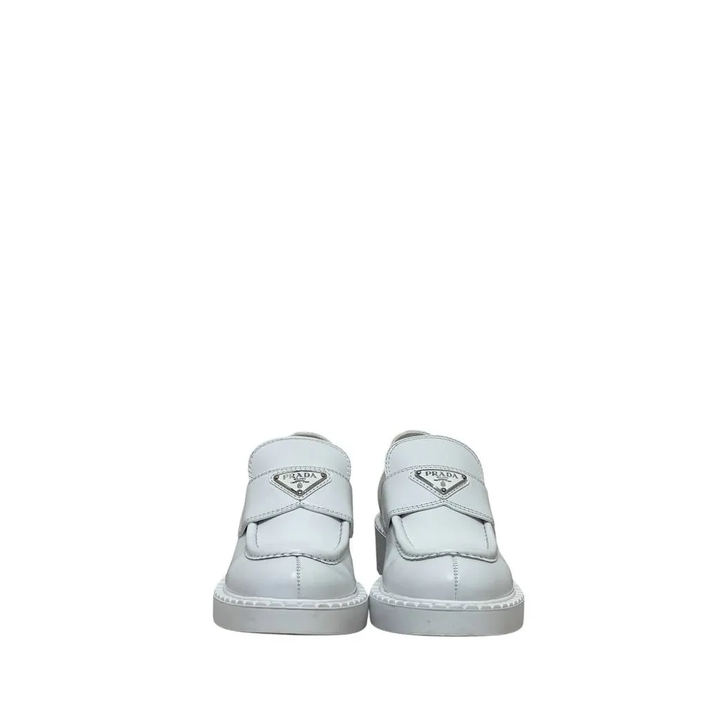 Prada Prada White Leather Platform Oxfords - Women's Size 38.5 pre-owned White Leather Good - Model View
