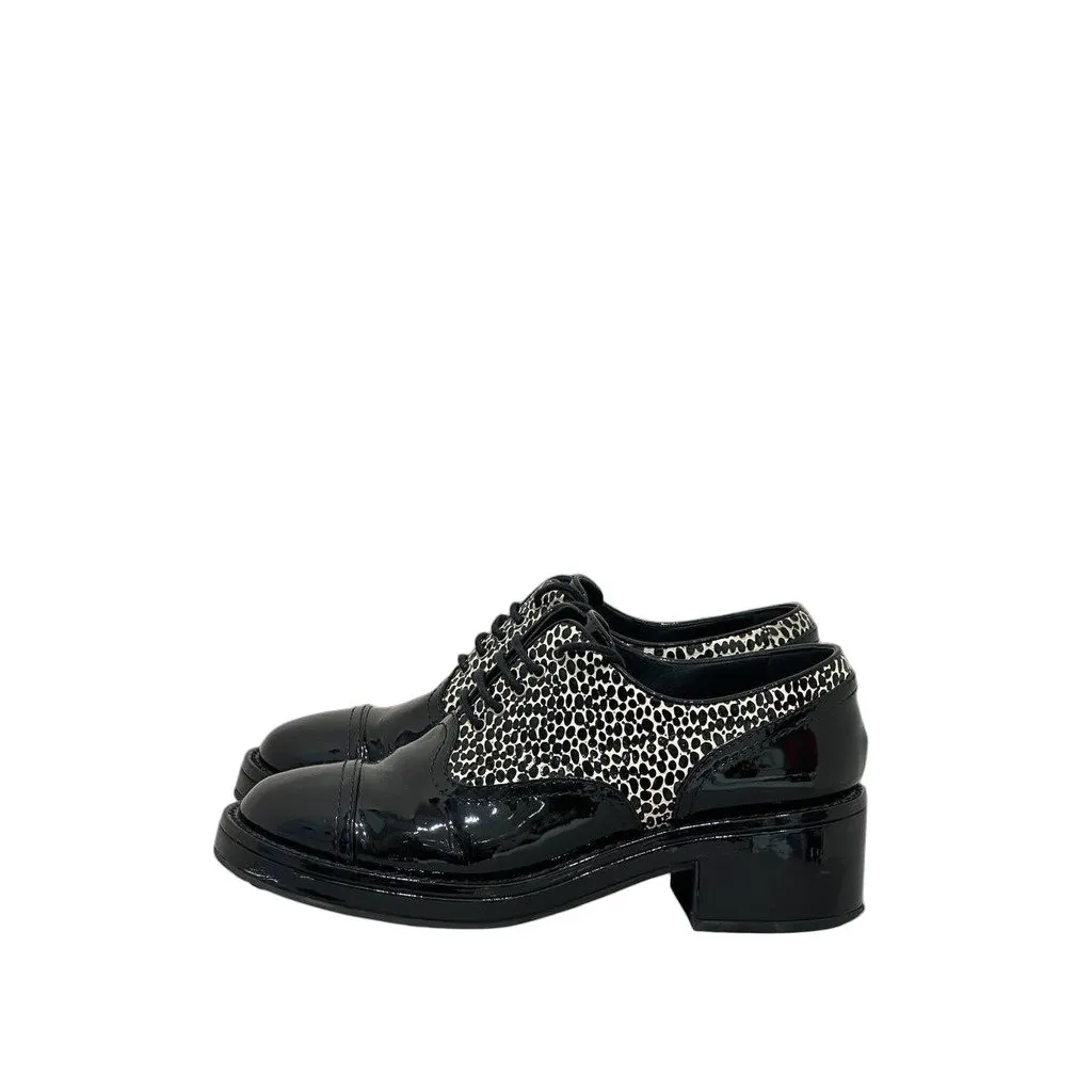 Chanel Leopard Print Patent Leather Heeled Derby EU 38 Pre-owned Black Leather Good - Front View