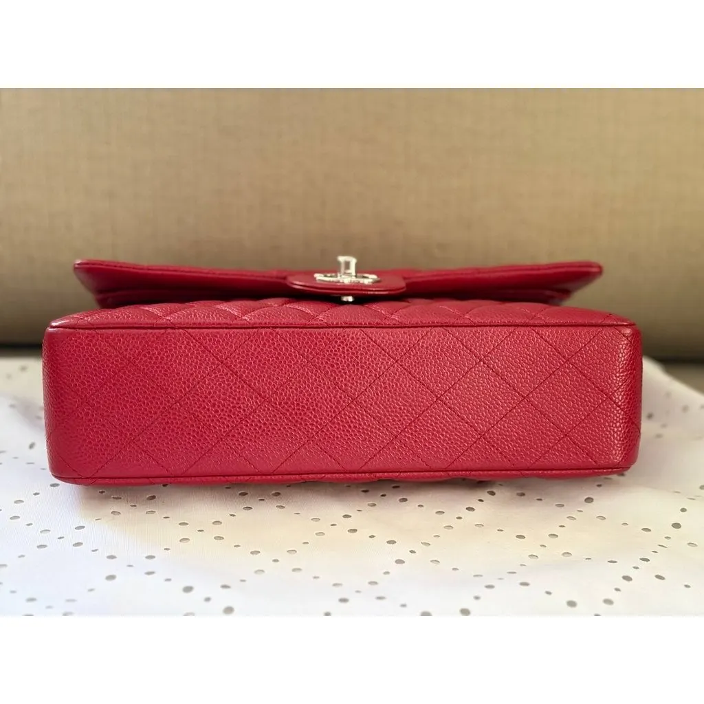 Chanel Timeless Medium 25 Red Grained Caviar Leather Flap Bag Pre-owned Red Leather Good - Box View
