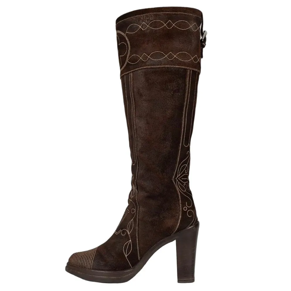 Louis Vuitton Suede Boots with Contrast Stitching – Size 38 pre-owned Brown Suede Good - Front View