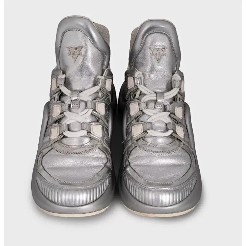 Louis Vuitton Louis Vuitton Silver Platform Sneakers - Size 41 pre-owned Silver Leather Good - Back View